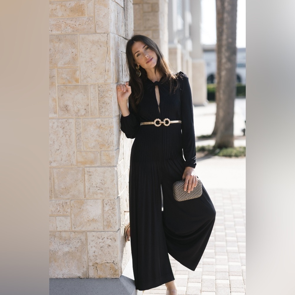 FARM RIO Black Long Sleeve Knot Jumpsuit M - Picture 2 of 9